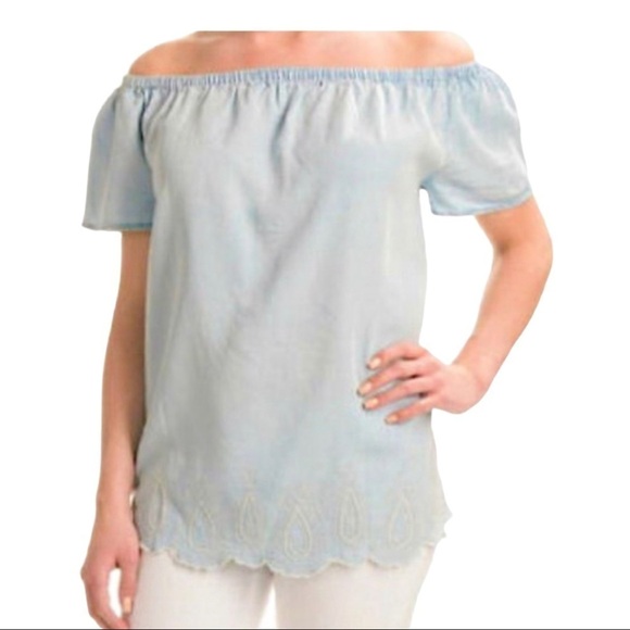 Chloe & Theodore Off Shoulder Top - Picture 1 of 6